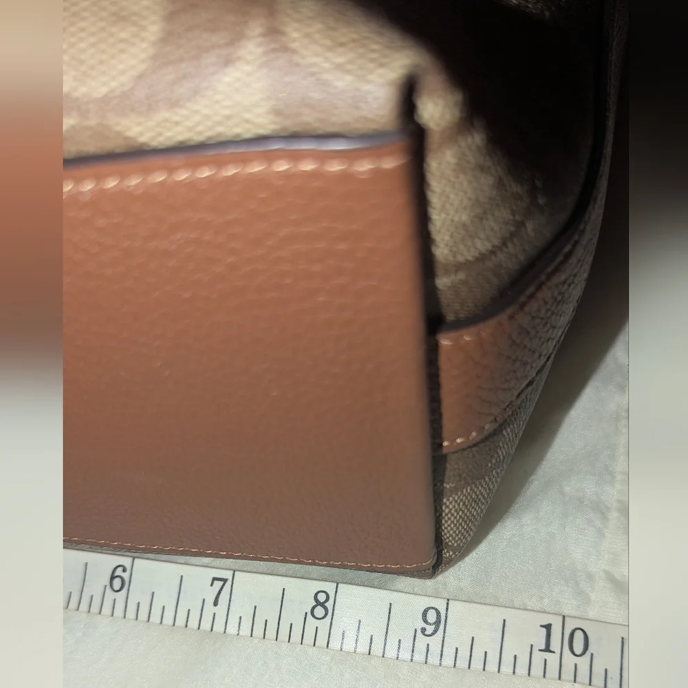 Coach Val Signature Duffle Bag With COA Khaki Brown Gold EUC